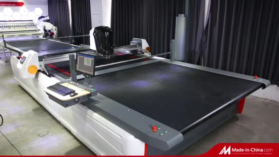Máquina automática de corte de tela para pantalones vaqueros en zigzag tejido de alta calidad en fábrica de ropa